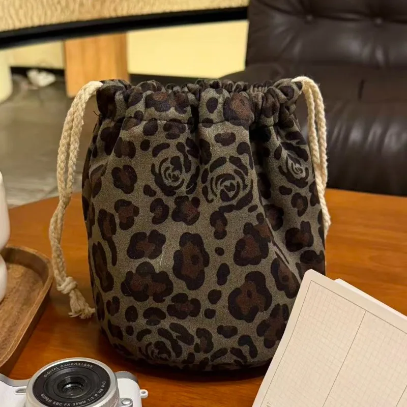 leopard-print-makeup-bag-drawstring-cosmetic-pouch-women's-cosmetic-handle-pouch-large-capacity-toiletry-kit-portable bath-bag