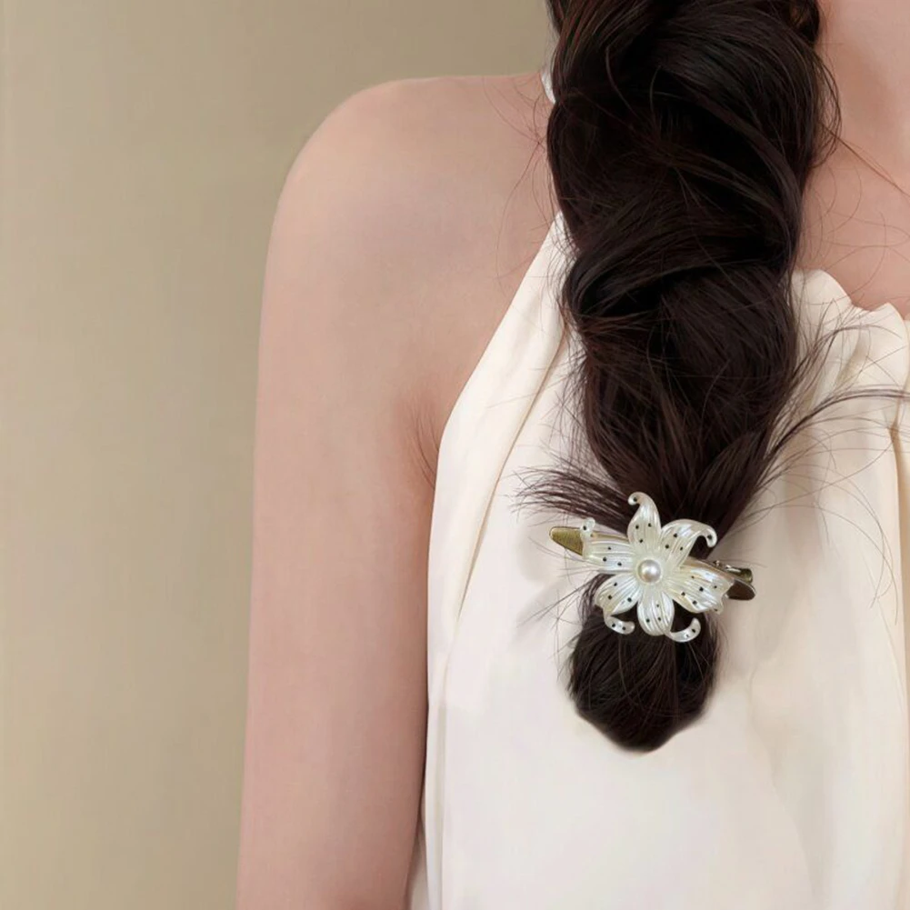 Decorative Side Hair Barrettes Exquisite Lilies Design With Star Accents. Summer Garden Party Decor