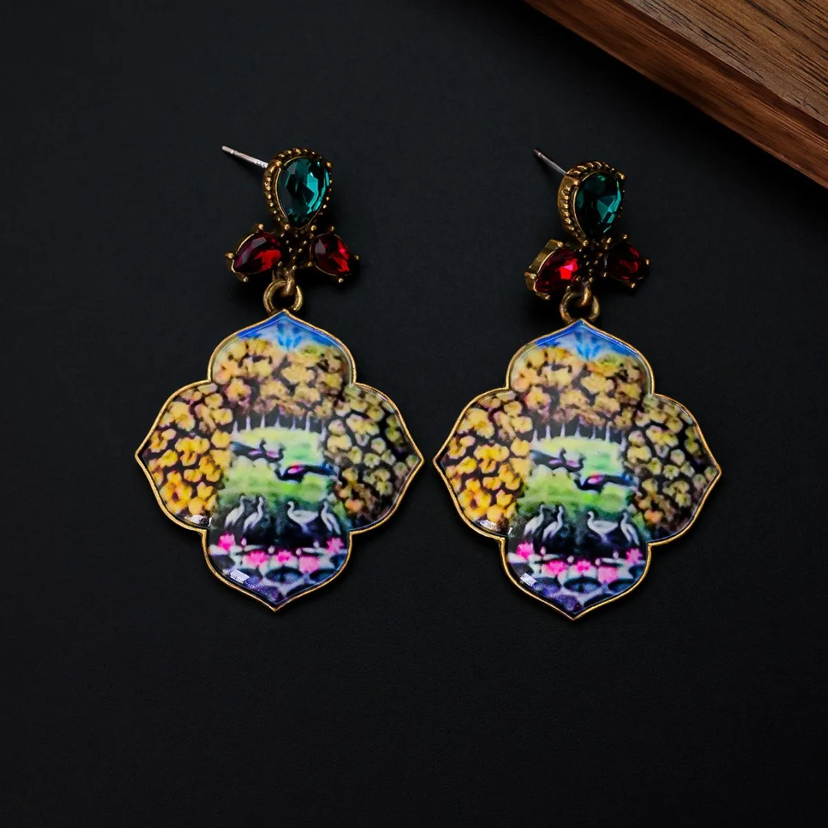 Vintage Jewelly Flower Bird Peaock Pattern Earrings Alloy Enamal Oil Painting Retro Court Light Luxury Artistic Earring