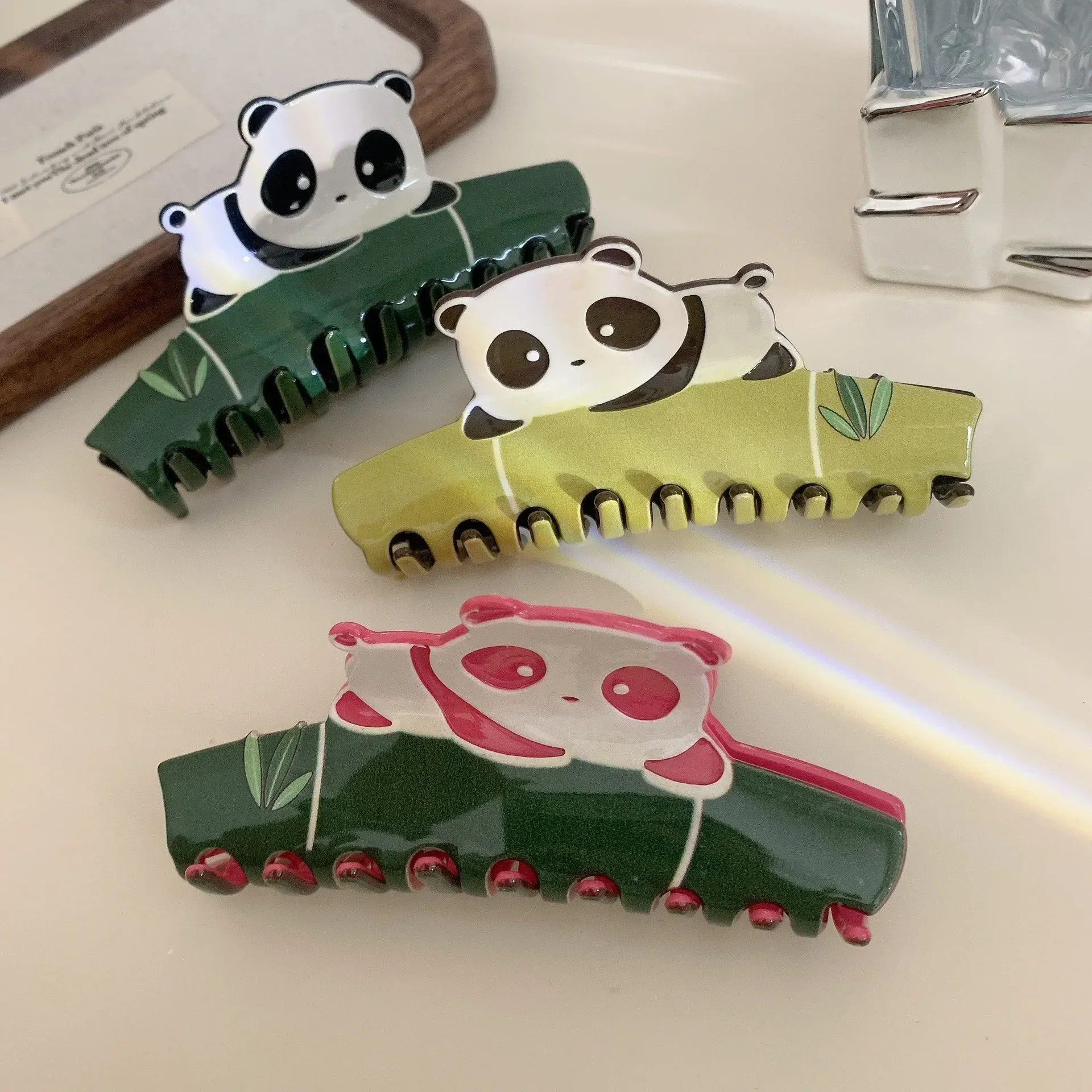 

BYL Cute Cartoon Animal Panda Acetate Hair Claw Light Luxury Eco-friendly Animal Claw Clips for Women Girls Hair Accessories