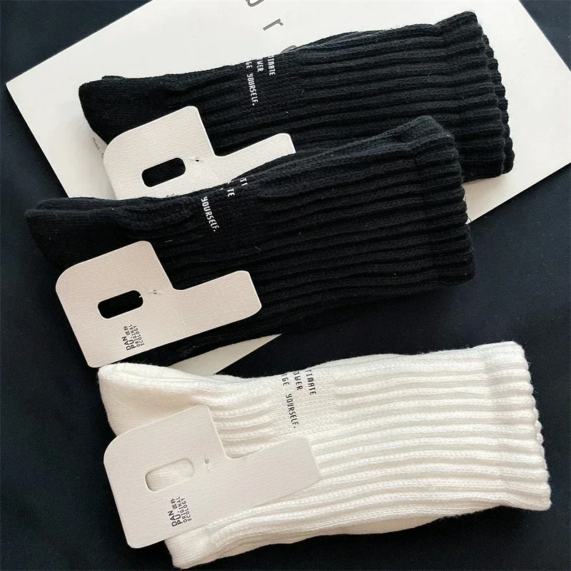 Harajuku Letter Vintage Cool Soft Sock Thick Thread Knitted Trendy Sports Stocking Versatile Pile Up Middle Tube Sox Solid Color