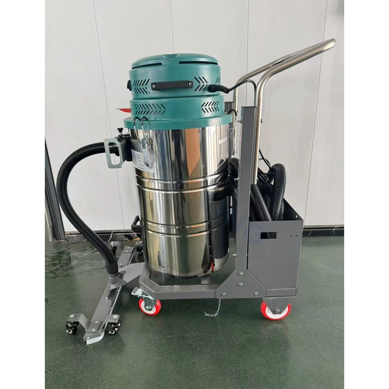 High-power Portable Battery-powered Industrial Vacuum Cleaners Are Used To Clean Different Areas Of The Factory
