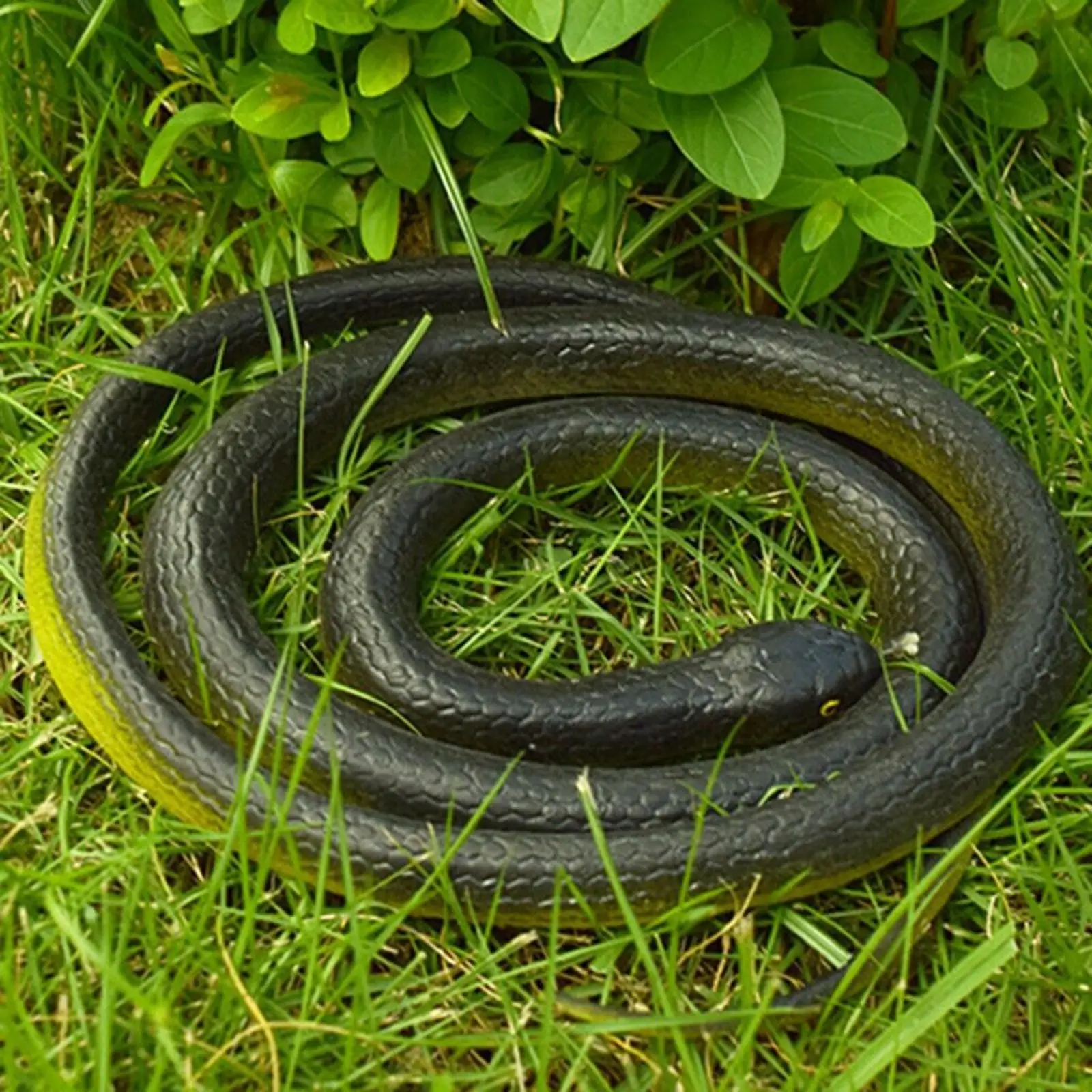 Simulation Snake Toy 47 Inch Soft Rubber Lifelike Fake Snake for Garden Props Prank Kit Outdoor Waterproof Scary Adult Kid