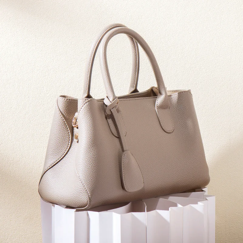 Women's handbag crossbody bagHigh-end fashionable and stylish handbagsNew women's niche handbag, versatile for all seasons, sh