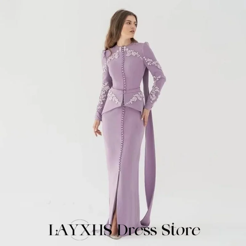 LAYXHS Luxuriöse lila Dubai-formale Abendkleider, O-Ausschnitt, lange Ärmel, Knopfapplikation, Schlitz, Ballkleider, maßgeschneidert