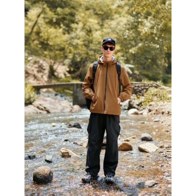 

Men's and Women's Outdoor Jackets Spring and Autumn Casual Waterproof Windproof Breathable Hoodie Jacket with Pockets Hiking