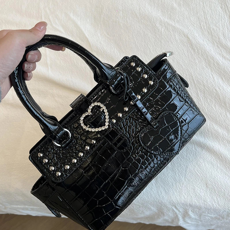 Y2K Crocodile Texture Commuter Tote Bag Large Capacity Casual Streetwear Shoulder Handbag Vintage Heart Rivet Decor Multi-layer