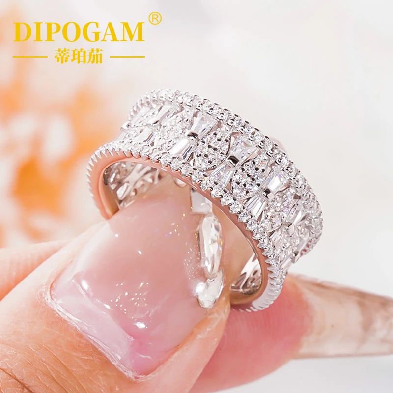 

Комплект платиновых колец для пары с бриллиантами и бриллиантами Моассани, с нишевым дизайном легкой роскоши и элитной моды.