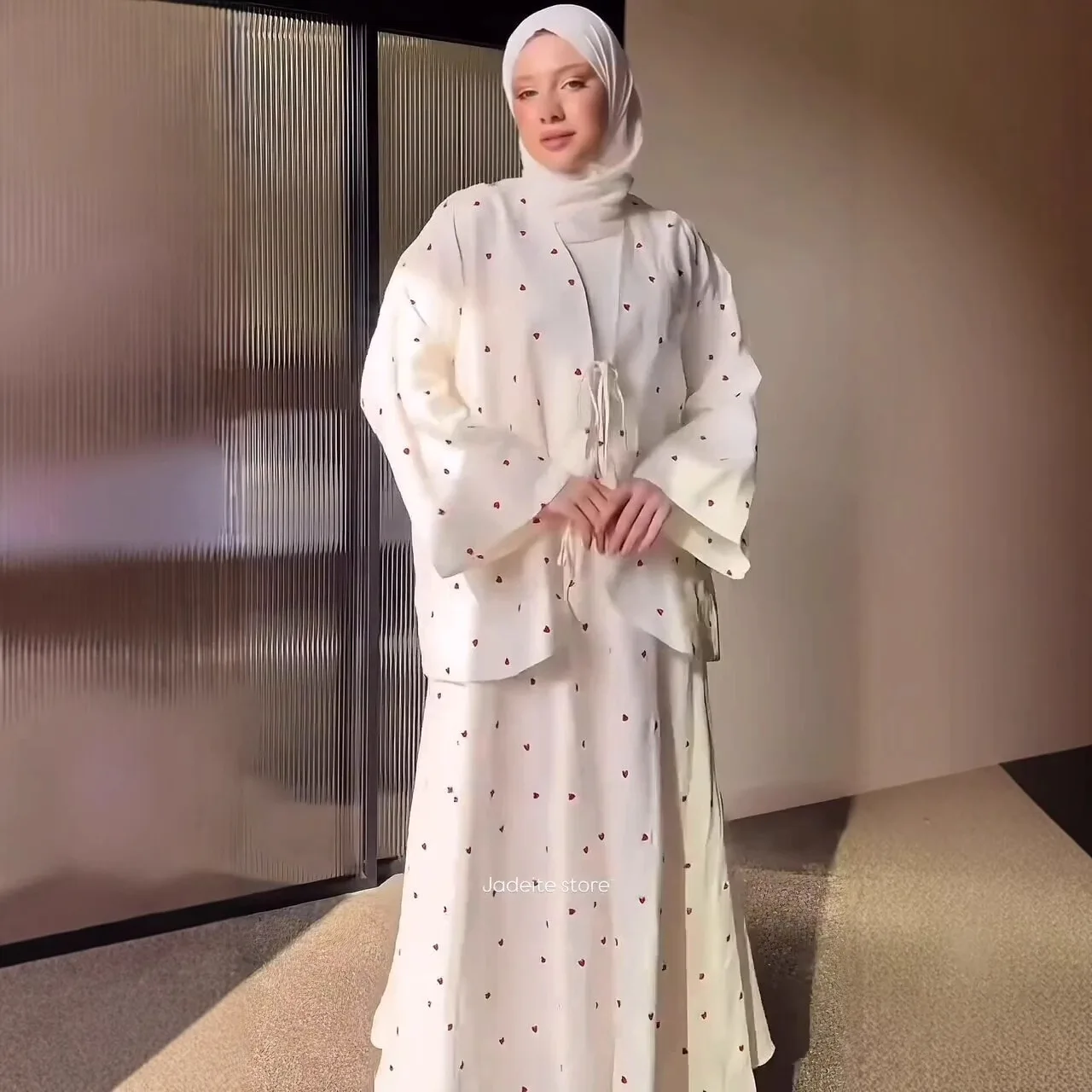 

Осенние модные мусульманские комплекты, новая мода, Ближневосточный арабский свободный кружевной кардиган с принтом, куртка, комплект с юбкой