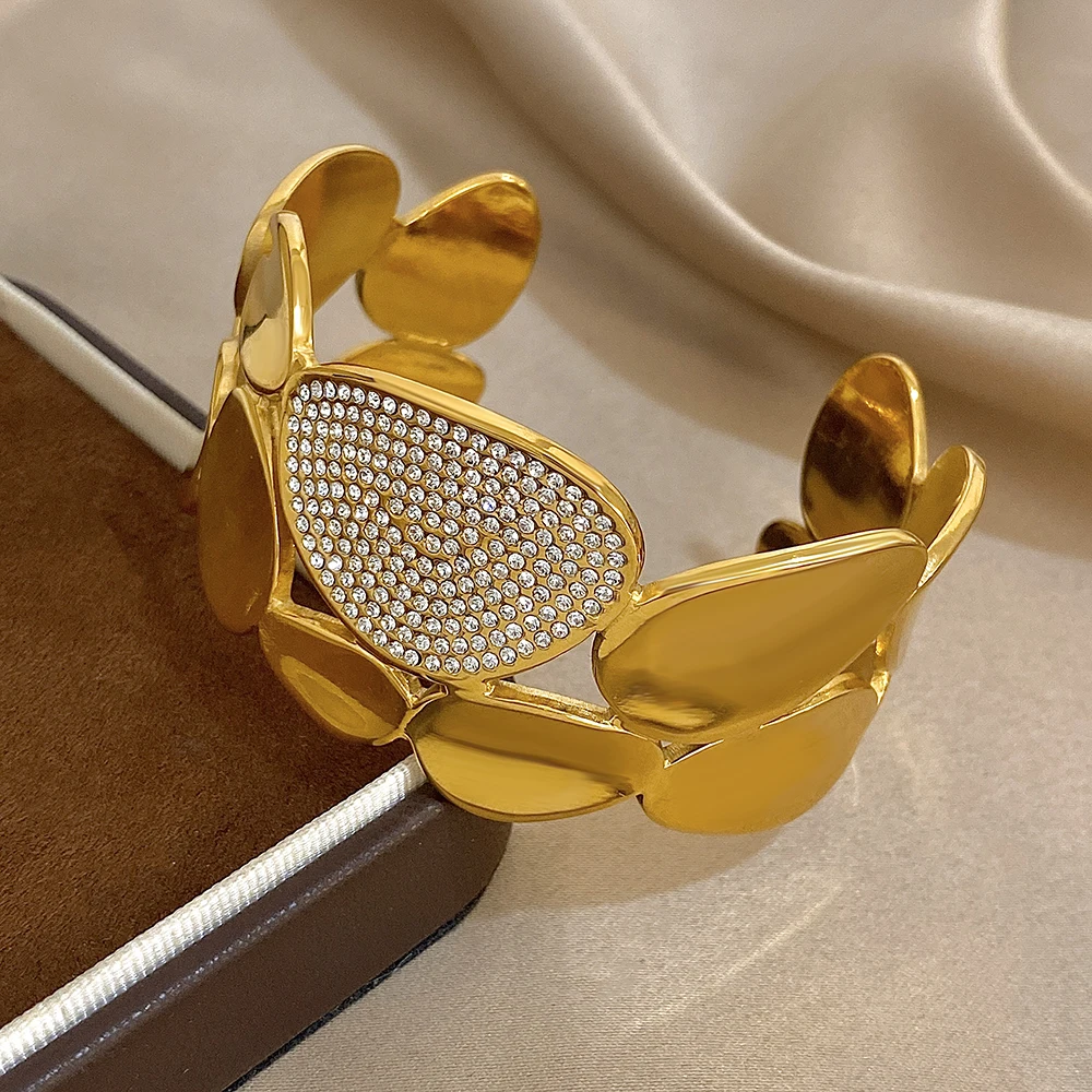 Greatera Diamantbesetztes, gespleißtes Edelstahl-Manschettenarmband, modische Delikatesse, klobiger, farbechter Damen-Armreif mit glatter Oberfläche