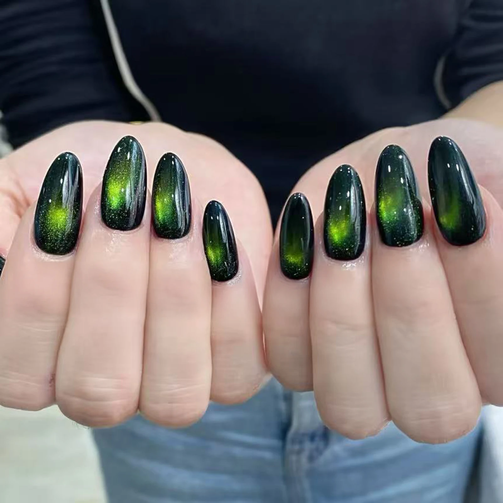 24 Stück glänzende rote Katzenaugen-Nägel zum Aufdrücken, vollständige Abdeckung, nackte Farbe, tragbare Mandel-Kunstnägel, Charms, abnehmbarer künstlicher Nagel für Mädchen
