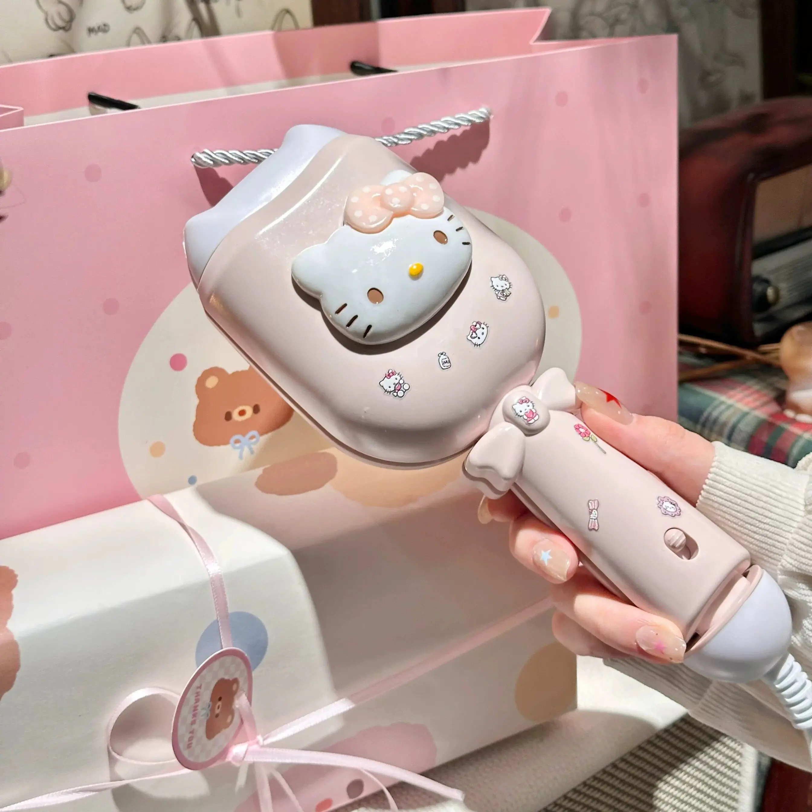 

Hello Kitty 32MM Cat Paw Egg Roll Curling Iron Ceramic Hair Waver 5 Speed Temperature Control Dorm Safe Hair Style