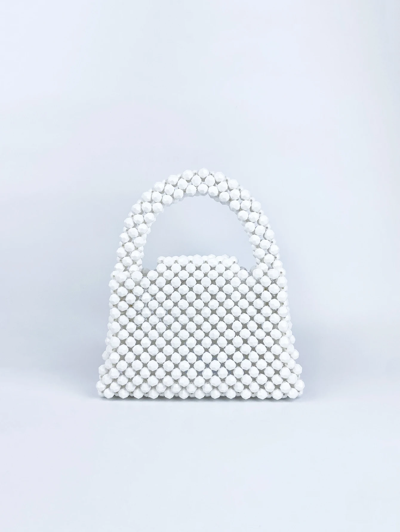 High quality and luxurious pure color handmade woven beaded handbag with simple banquet bag, street photo square small bag