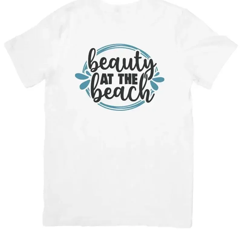 Schönheit am Strand T-Shirt
