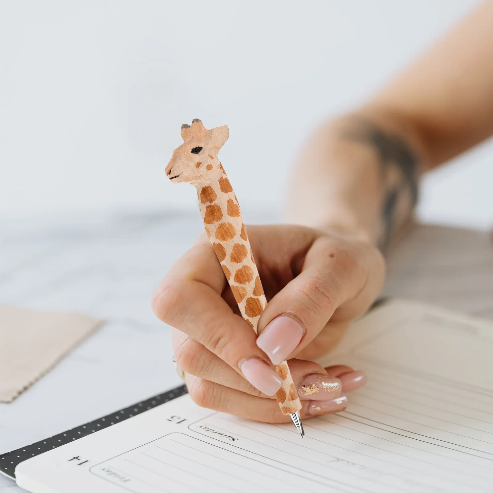 

Carved Wood Giraffe Gel Pen Cute Cartoon Animal Ballpoint Writing Tool for Students Teachers Office School Supplies Birthday