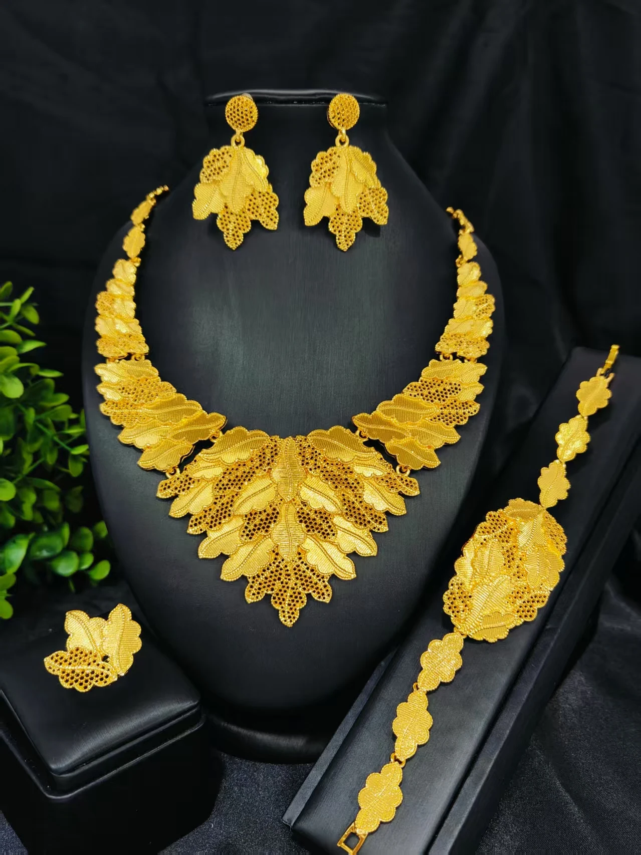 

Dubai Luxury 24K Gold Color Necklace Sets With Ball Shape Pendant For Ethiopia Bridal Wedding Nigerian Jewelry Set Gifts