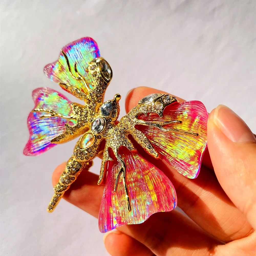 Gold Plated Crystal Pink Color Change LUCITE Acrylic Butterfly Pin Fluorescent Green Brooches for Women Fine Jewelry