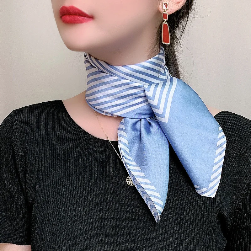 Nueva bufanda cuadrada de seda azul a la moda, bufanda de satén para mujer, banda para el pelo, pañuelo de trabajo suave, Hijab, cabeza, Foulard femenino