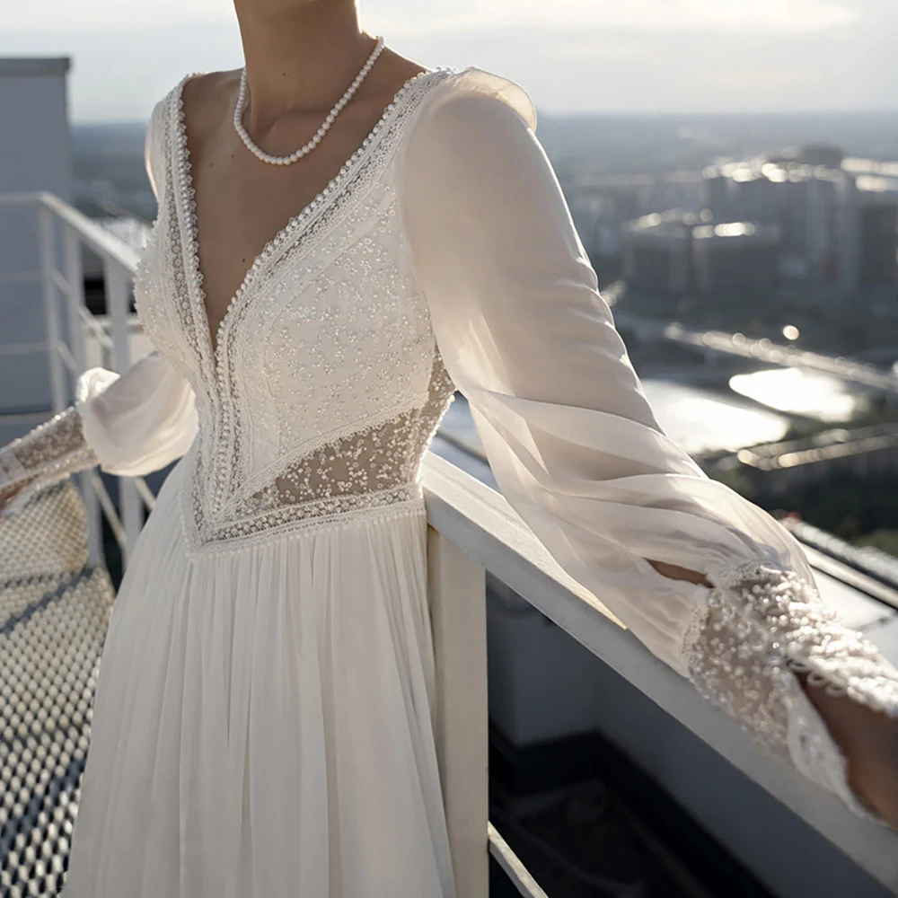 Suknie ślubne z długimi, biskupimi rękawami, seksownym rozcięciem na udzie, do połowy uda, szyte na miarę, z miękkiego szyfonu, z dekoltem w serek, zdobione koralikami, z wycięciami, eleganckie suknie ślubne.