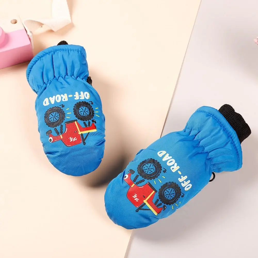 قفازات الثلج للأطفال من سن 2 إلى 5 سنوات مقاومة للرياح في الشتاء للأطفال قفازات تزلج مضادة للخسارة بإبزيم قفازات كاملة الأصابع