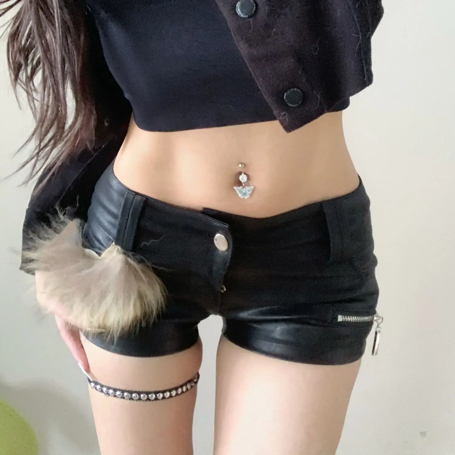 

Y2k Shorts for Women Retro Nightclub Low Waist Hip PU Zipper Leather Shorts with Feathers Black