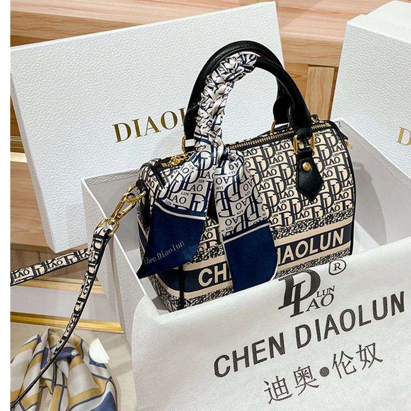 

Women's Classic Pillow Bag New Street Trend Hundreds Of Large Capacity Leisure Single Shoulder Crossbody Handbag