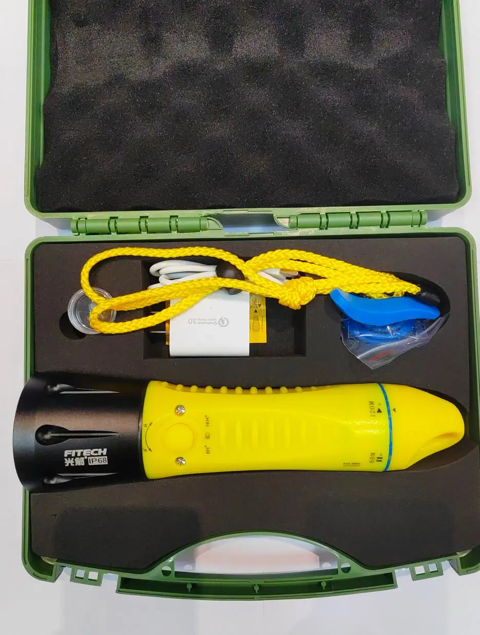 Fitech F13 Scuba Diving Light Built-in 14000mah Battery Flashlight USB C Rechargeable 1000 Lumen LED Waterproof Torch-Yellow