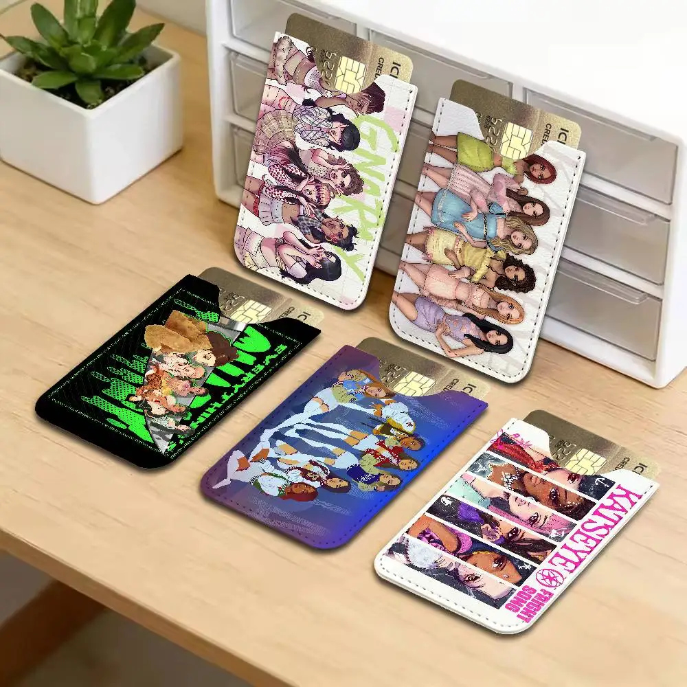 KPOP-KATSEYE Singer Leather Mini Wallet for Men, Thin Pocket Credit Card Separate ID & Bus Card