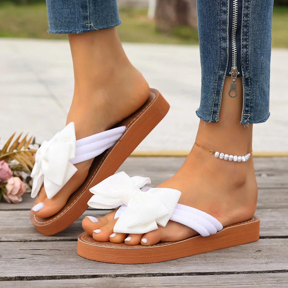 Damen Sommer Neue Übergrößen Flache Sandalen Leichte Slip-On Schuhe mit Schmetterlingsknoten Lässige Bequeme Gummisohle