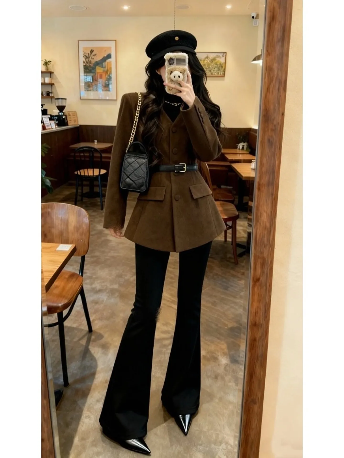 

Женский костюм Cé Brown: Модный, элегантный, уникальный, роскошный жакет с эффектом утяжки на талии, приталенный крой, длинный рукав.