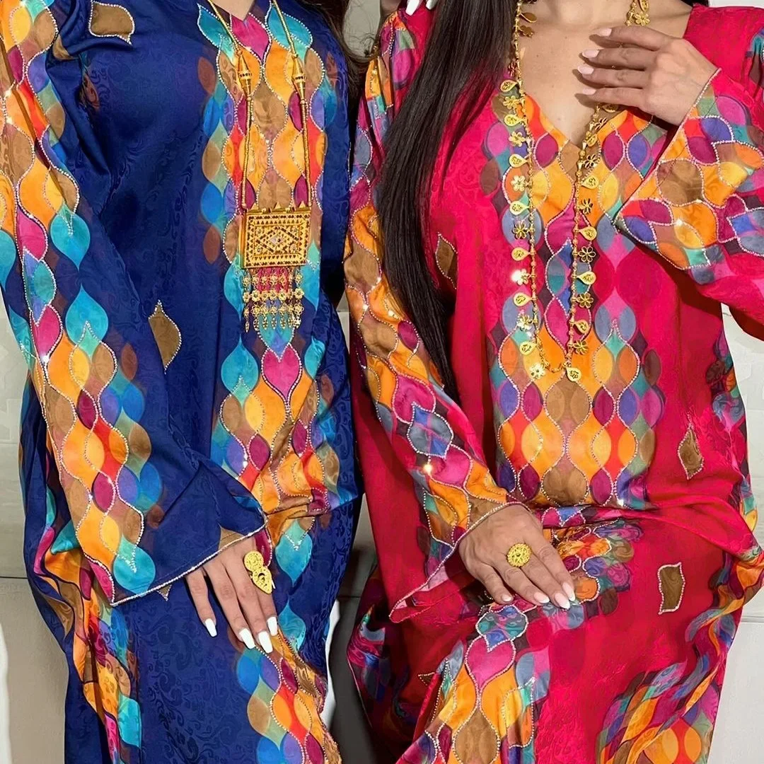 UNI Stampa musulmana Hot Drill Abaya con scollo a V per donna Marocchino Dubai Turco Elegante Allentato Kebaya Moda Abiti lunghi 2024