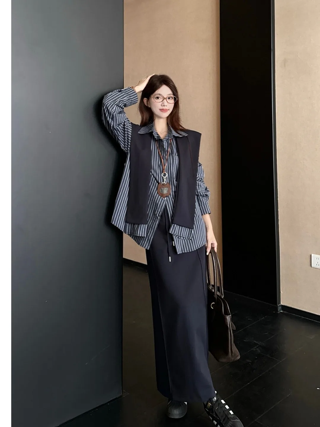 

Женский винтажный полосатый топ с длинным рукавом больших размеров и модная осенняя юбка с высокой талией и драпировкой в корейском стиле, свободный крой