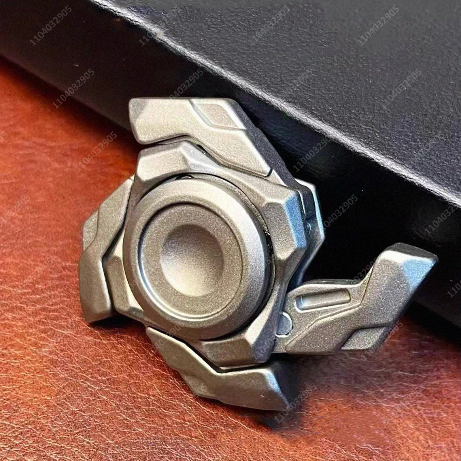 EDC Fidget Spinner Snap-Action Armatura Spinner per pollice Schiaffo in acciaio inossidabile Rotazione della moneta Fidget Gear Gadget Regalo antistress