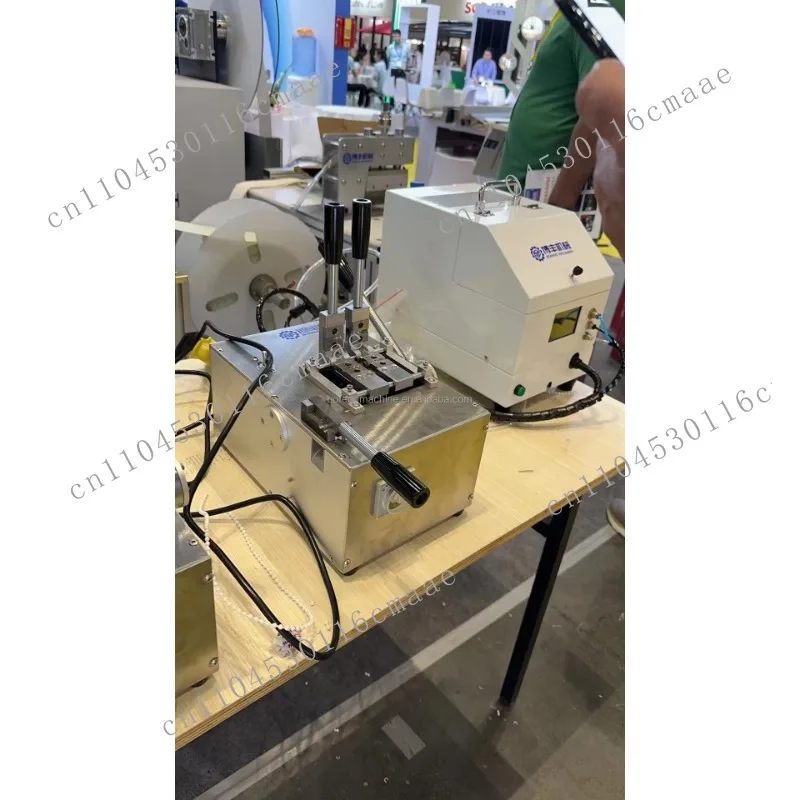 Wooden shutter machine, with wire cutting and welding functions, with motor as the core component