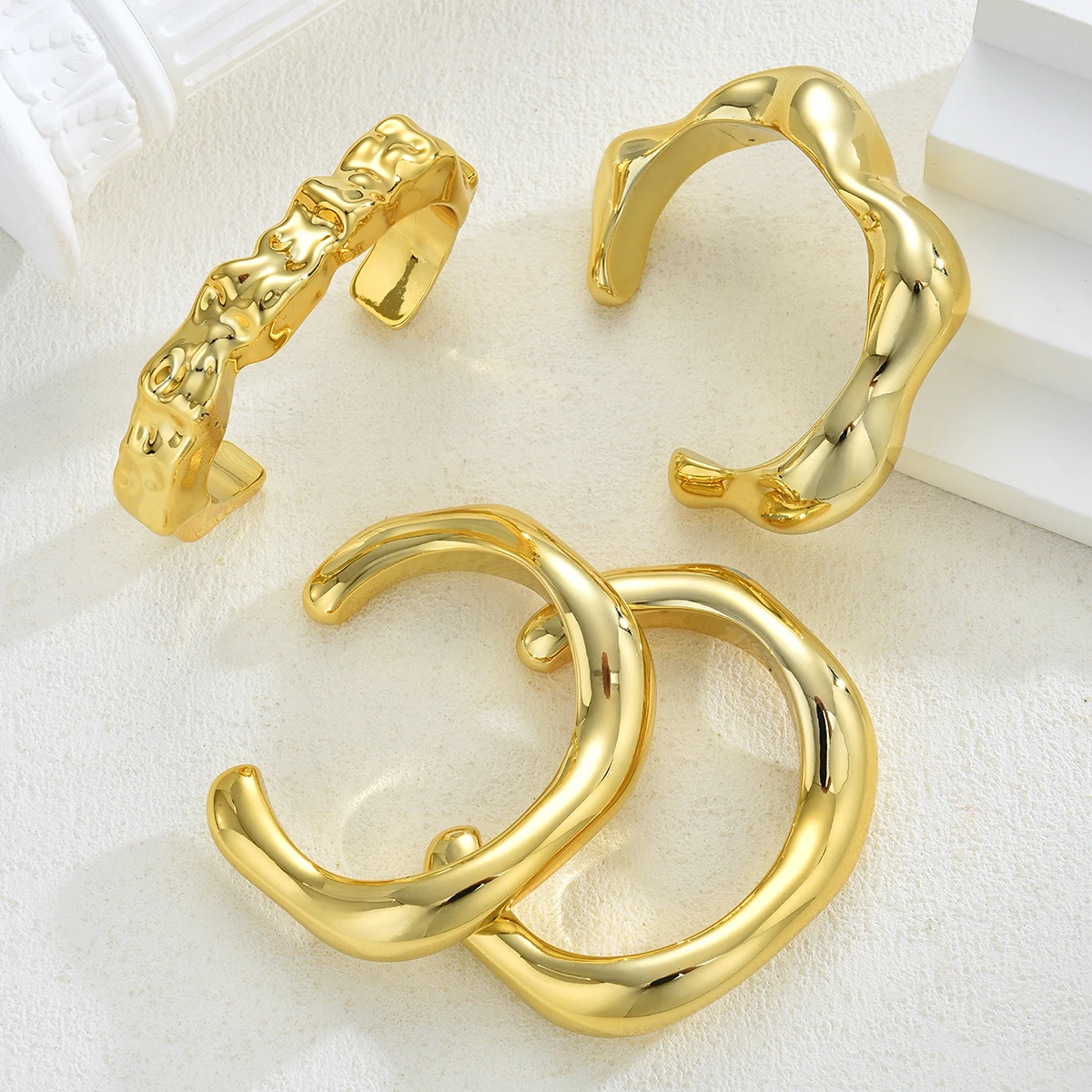 خمر الشرير لامعة واسعة الكفة الإسورة للنساء الهيب هوب الذهب اللون هندسية المعادن أساور ارتداء اليومي مجوهرات الحفلات هدايا جديد