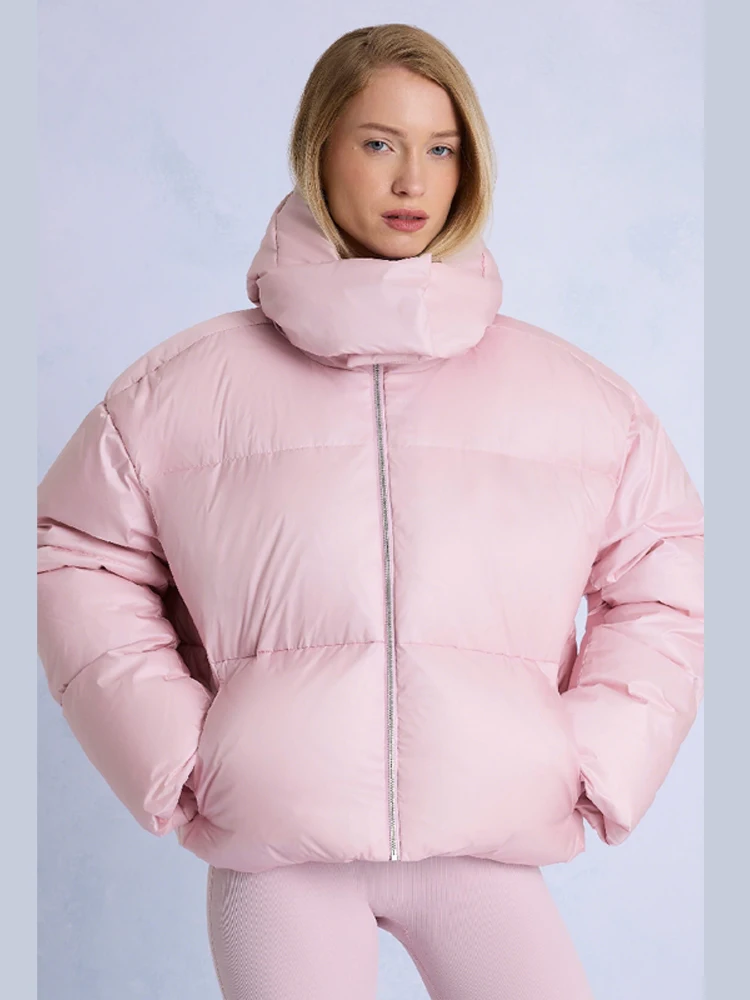 سترة شتوية عصرية من القطن بقلنسوة سترة قصيرة غير رسمية بسحاب سميك وأكمام طويلة معطف متين 2025 ملابس خارجية نسائية أنيقة جديدة دافئة