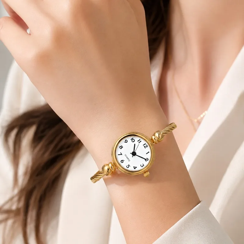 Gold Twisted Cable Watches for Women Minimalist Round Dial Quartz Wristwatch Elegant Open Cuff Woman Bracelet Watch Montre Femme