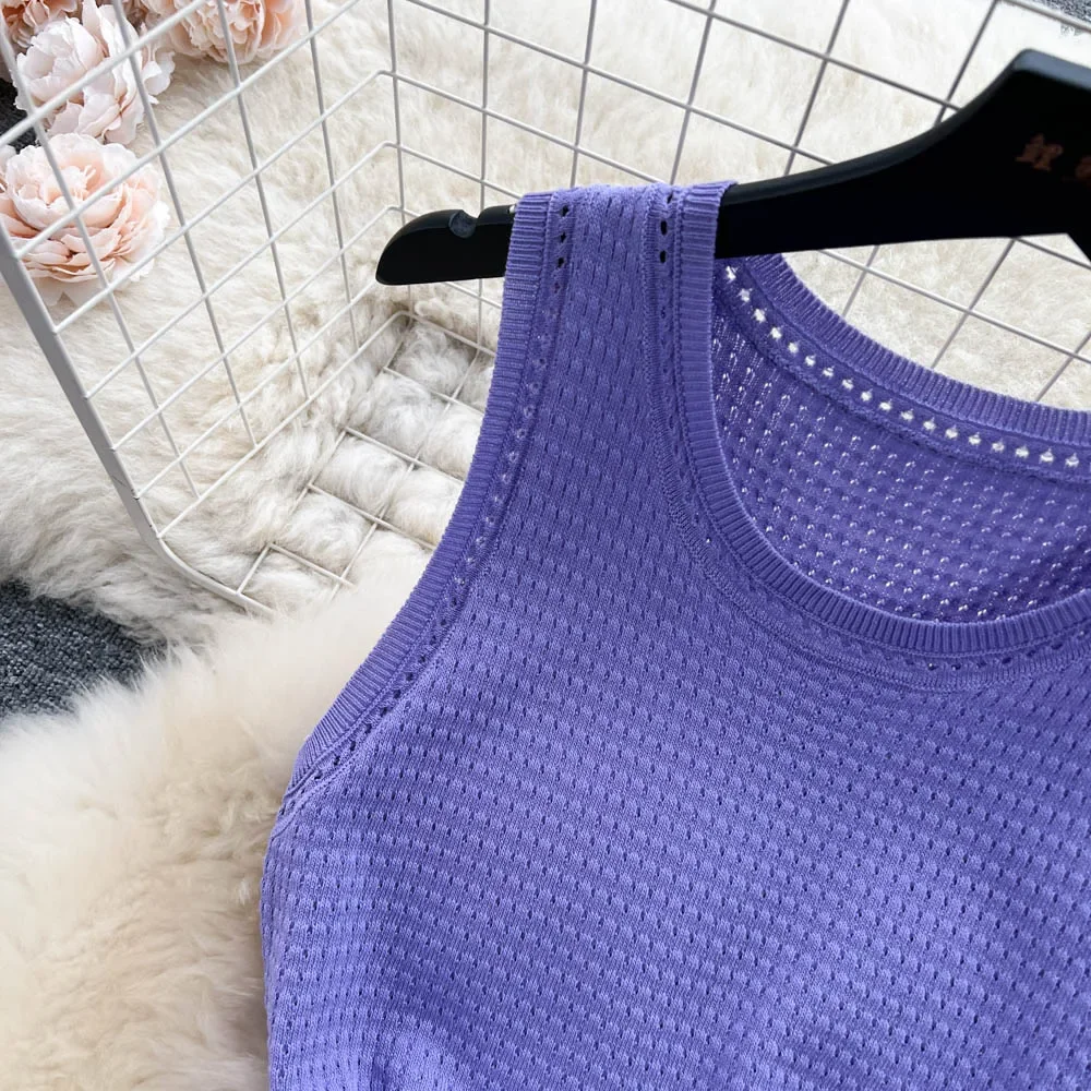 ชุดเดรสฤดูร้อนชายหาดแบบมีสายรัดยืดหยุ่นสำหรับผู้หญิงเดรสยาวคลุมเข่าสีล้วนสำหรับวันหยุด2024