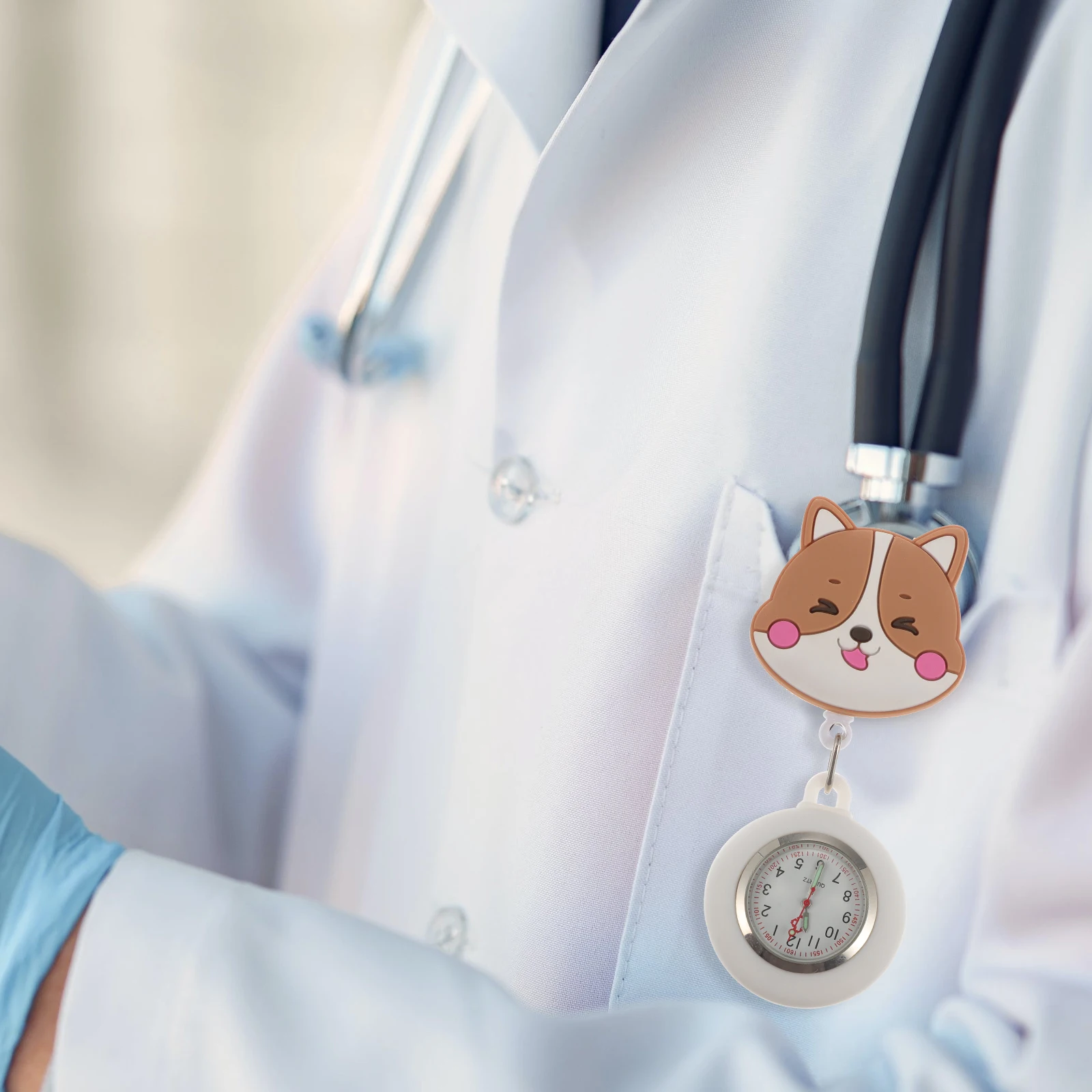 Orologio da tasca da infermiera Orologi da appendere in metallo al quarzo con cartoni animati Portachiavi portatili Regali Accessori per orologi dal design semplice e leggero