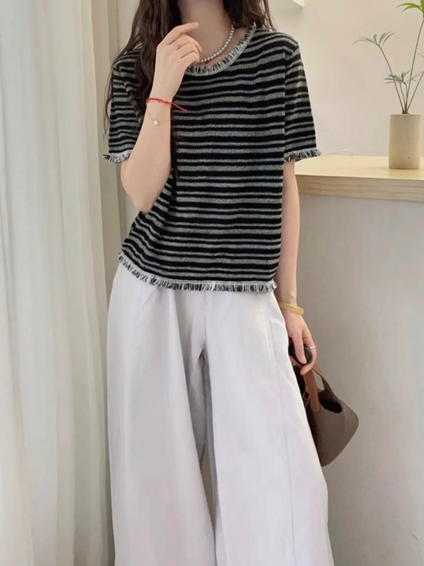 

Модный полосатый вязаный свитер из ледяного шелка, женский модный 2022, летний универсальный топ небольшого размера с потертостями