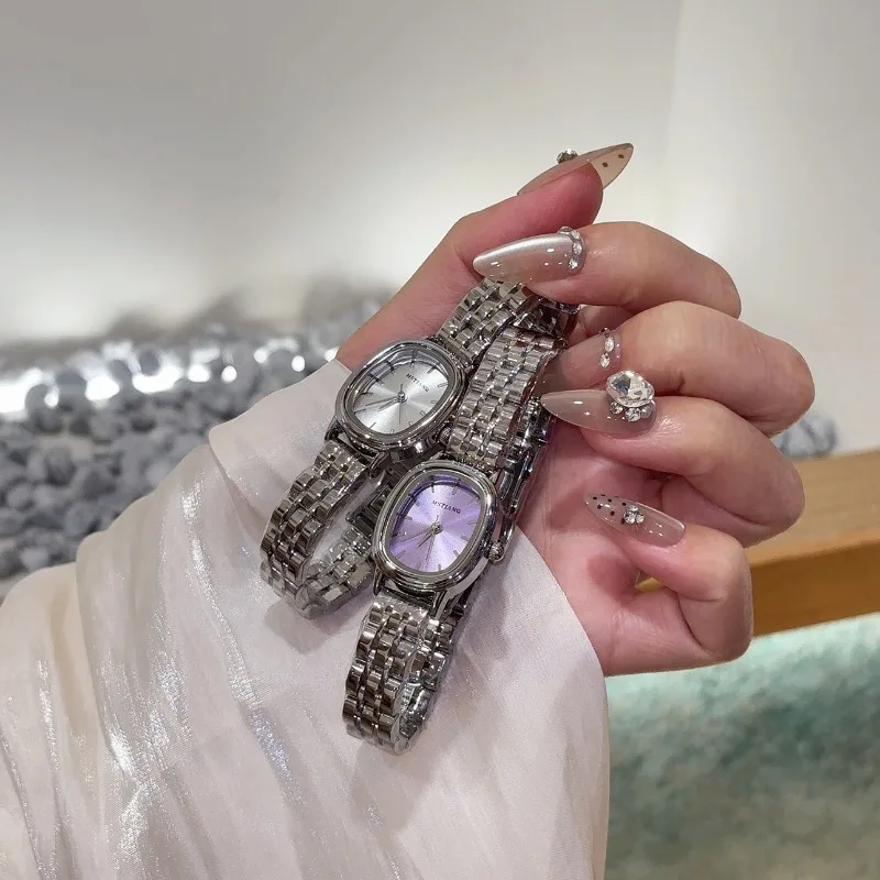 

Часы с маленьким циферблатом, маленькие часы со стальной полосой с сахарным покрытием, студенческая мода, корейская версия, простые часы в студенческом стиле