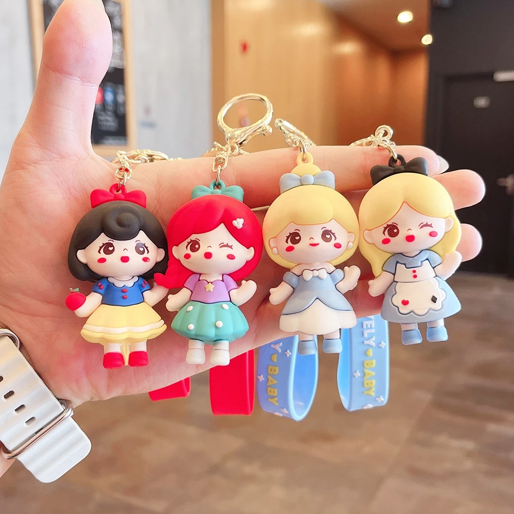 Disney Alice in Wonderland Keychains Anime Cartoon Mad Hatter Queen Princess Key Ring Birthday Christmas Girl Gift Jewelry Gifts