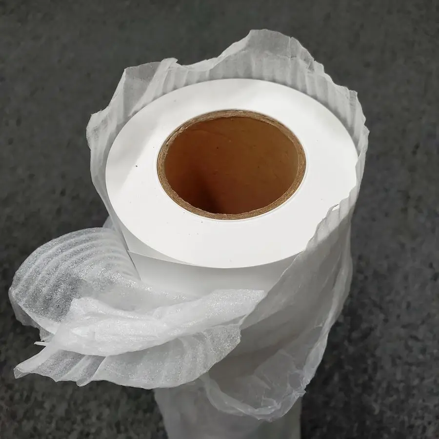 لفة لافتة من مادة البولي بروبيلين غير اللامعة مقاس 24 بوصة × 100 قدم غير لاصقة ذاتية اللصق من مادة البولي فينيل المقاومة للماء مقاس 2 بوصة، نافثة للحبر ذات تنسيق واسع