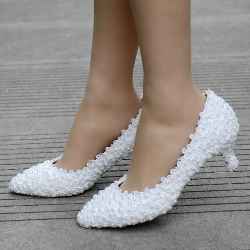 

Белые кружевные свадебные туфли Crystal Queen, туфли на толстом каблуке 5 см, белые кружевные туфли-лодочки, вечерние туфли принцессы на каблуке для дня рождения