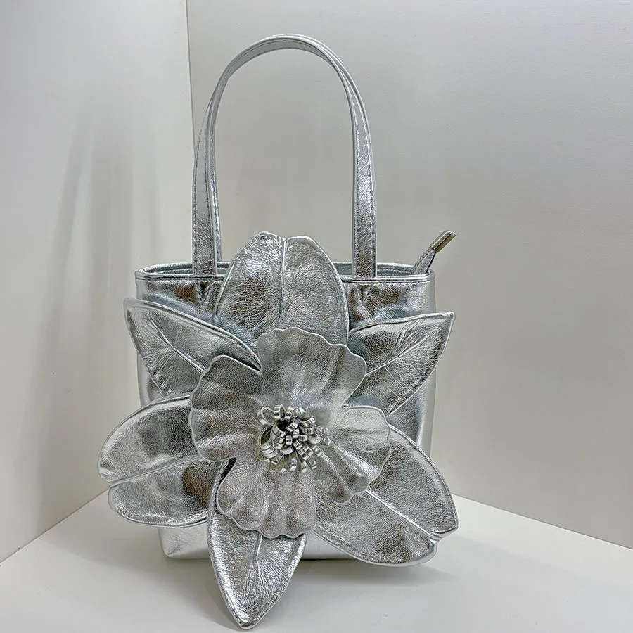 

Цветочное ведро, банкетная сумка, лепесток, светская львица, невеста, корзина для овощей, рука