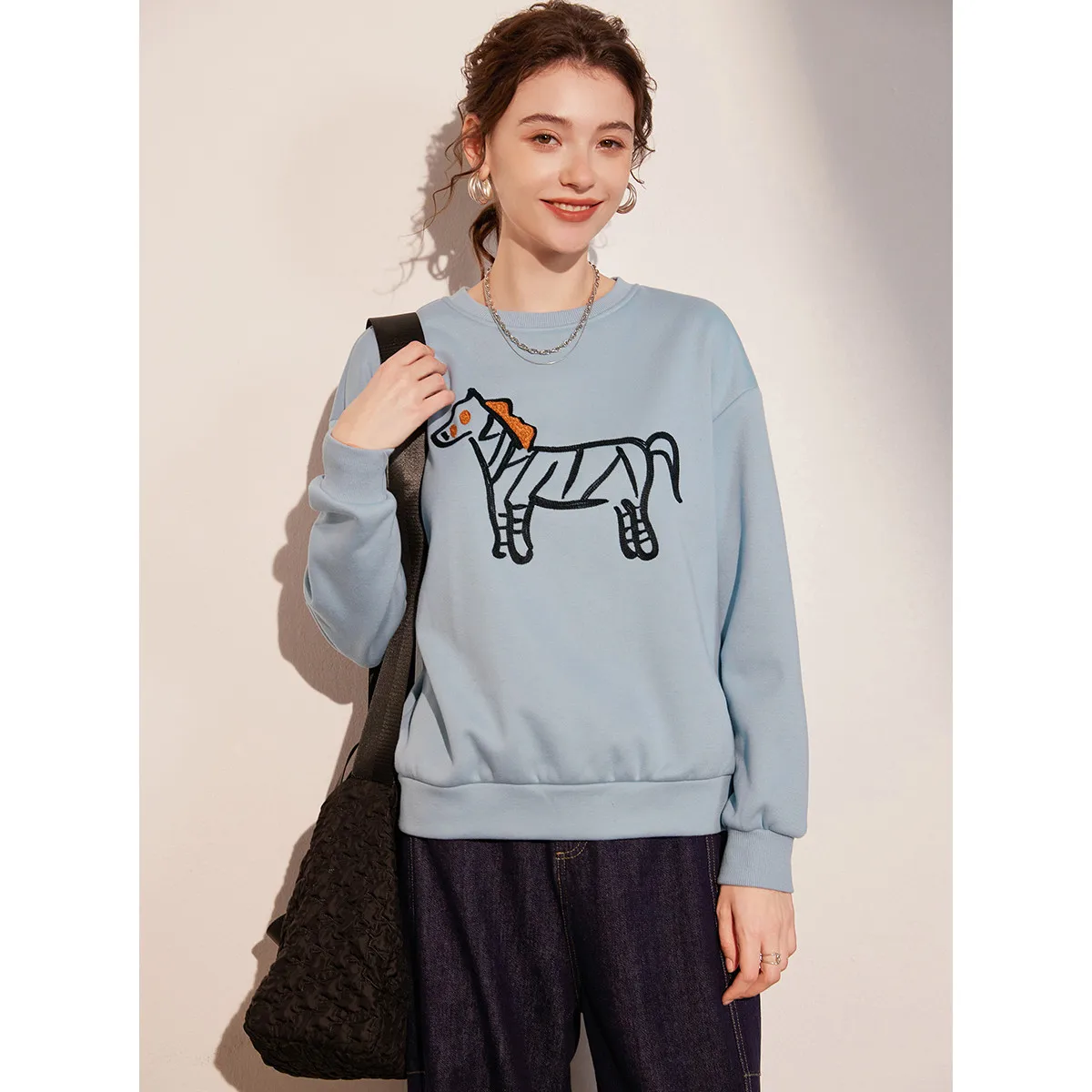 LOUIS YAO 2025 Winter Thick Velvet Round Neck Pony Printed Micro Elastic Shoulder Sleeves Loose Women's Hoodie