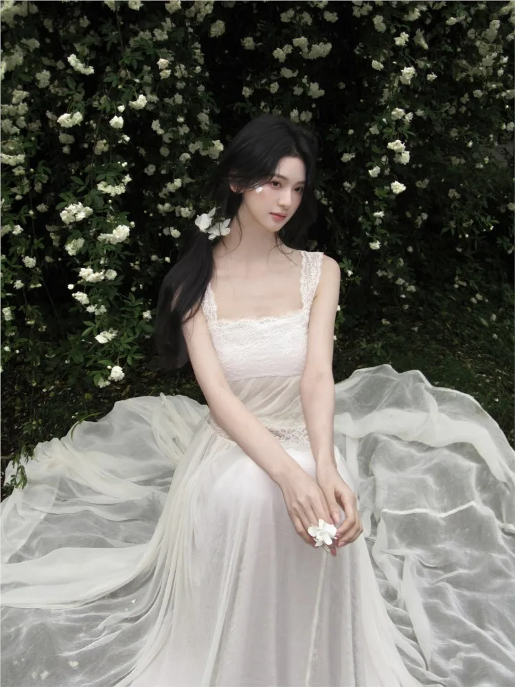 

Gentle and elegant lace halter top large swing belt cinched waist fairy long dress