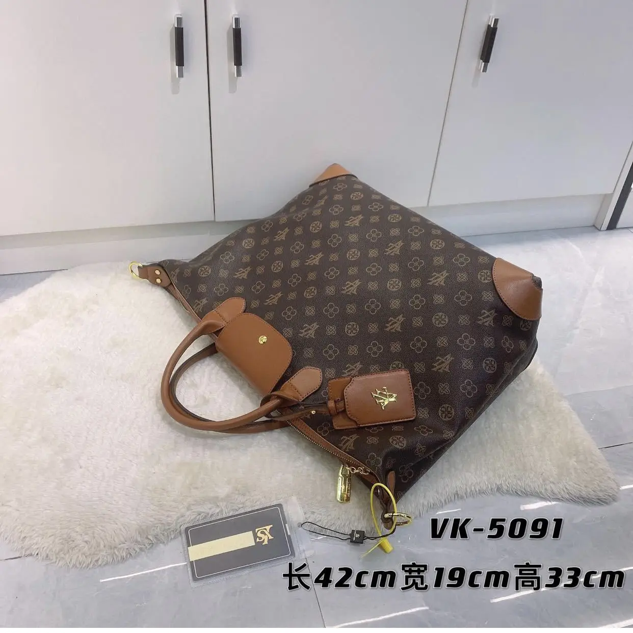 

Classic Elegant Messenger Bag Women's Shoulder Strap Leather By Designer Luxury Brand Handbag