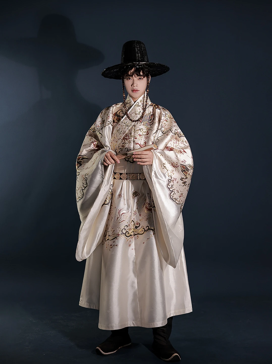 Hanfu Ancient Style: Men's and Women's Ming Round Neck Taoist Robes, Couples' Wedding Dresses Weaving Gold Chinese hanfu Chinese