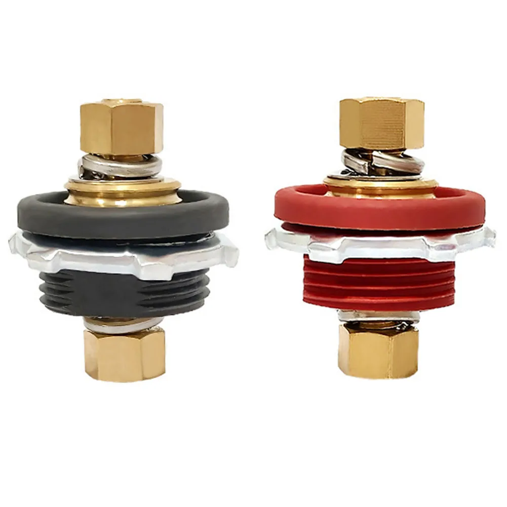 

Robust Construction of Battery Terminals Allowing Efficient Use Across Multiple Vehicle Platforms Including Racing Cars